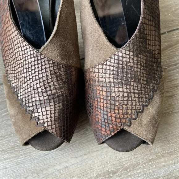 Henry Beguelin Snakeskin Embossed Leather Peep  Toe Wood Heel Platform Sandals - Picture 4 of 14